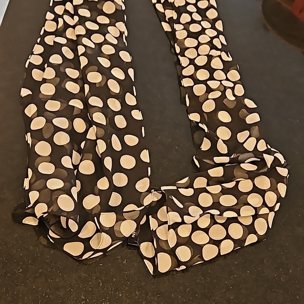 💕ST. JOHN💕 100% Silk Scarf ~ Black & White Polka Dot Print - Picture 4 of 7